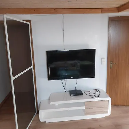 2 Dachgeschoss Mit Kleinen Wintergarten *